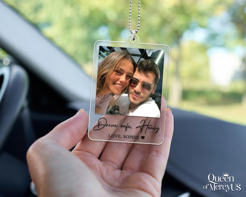 Personalized Couple Photo Car Visor Clip, Drife Safe Gift, Valentines Day Gift for Boyfriend Husband, Drive Safe I Love You Sun Visor Car Ornament 3.54in