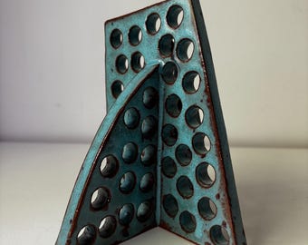 Petite sculpture géométrique en céramique bleu vif #7