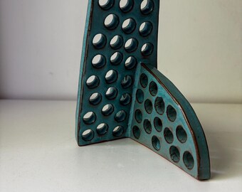 Petite sculpture géométrique en céramique bleu vif #1