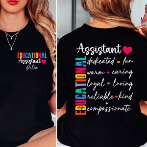 Puede incluir: Un juego de tres tazas de cerámica con un acabado mate moteado. Las tazas son en tonos azul, verde y blanco. Cada taza tiene una forma redondeada y un diseño simple y moderno. Para café o té.