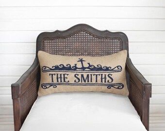 Cojín náutico personalizado con nombre - Cojín con ancla y nombre - Cojín lumbar náutico - Cojín náutico con nombre familiar - Decoración para casa de playa