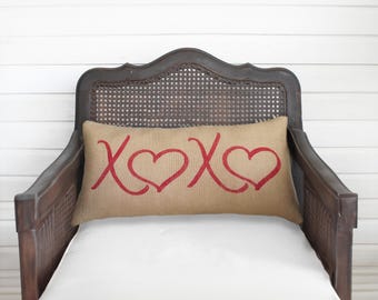 XOXO - Burlap Pillow - Hugs and Kisses - Valentines Décor - Love Pillow - Red Heart Pillow - Valentines day Decor - Valentine Pillow