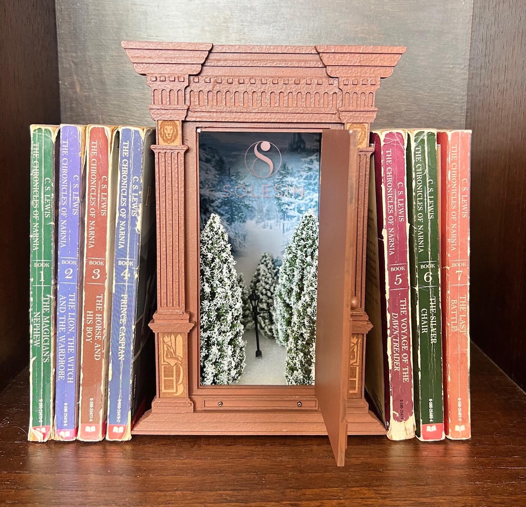 Handmade Narnia Winter Wardrobe Book Nook - Miniature LED Diorama