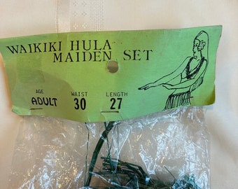 Vintage Waikiki Hula Maiden Set 30x27