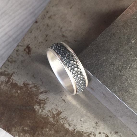 Dragon spinner cheap ring