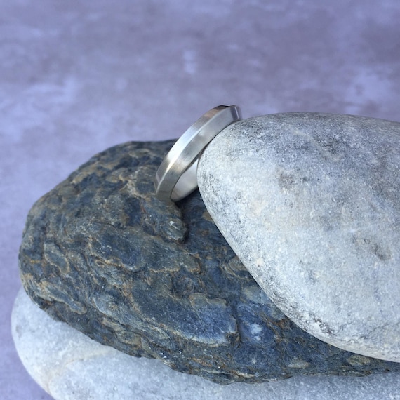 Knife Edge Ring in Sterling Silver - Triangle Profile - Handmade Upon Order in Your Size - Nickel Free
