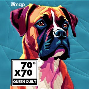Może przedstawiać: Kolorowa kołdra typu queen size z motywem psa boksera w stylu pop-art. Kołdra ma wymiary 178 cm x 178 cm. Geometryczny wzór wykorzystuje jasne kolory, takie jak pomarańczowy, brązowy, niebieski i różowy, na turkusowym tle.