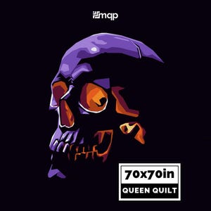 Peut inclure: Une couette de taille queen avec un motif de crâne stylisé en violet, orange et marron sur fond noir. La couette mesure 178x178 cm. Le texte "70x70in QUEEN QUILT" est affiché dans un encadré blanc.