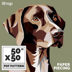 Può includere: Un modello di patchwork geometrico di una testa di cane marrone e bianco. Il modello misura 127 cm per 127 cm ed è disponibile per il download in PDF. Il testo "PAPER PIECING" si trova nell'angolo in basso a destra dell'immagine.