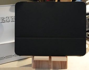 Smooth Lightweight Cedar Phone & Tablet Holder