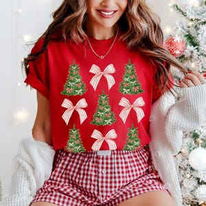 Coquette Bow Lindas camisetas navideñas rojas y verdes Sudaderas para mujer Colores cómodos Suéteres navideños Lindos Fiesta de vacaciones de moda