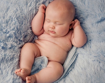 眠っているリボーンベビージョーイ、愛らしいぽっちゃりリアルな男の子または女の子