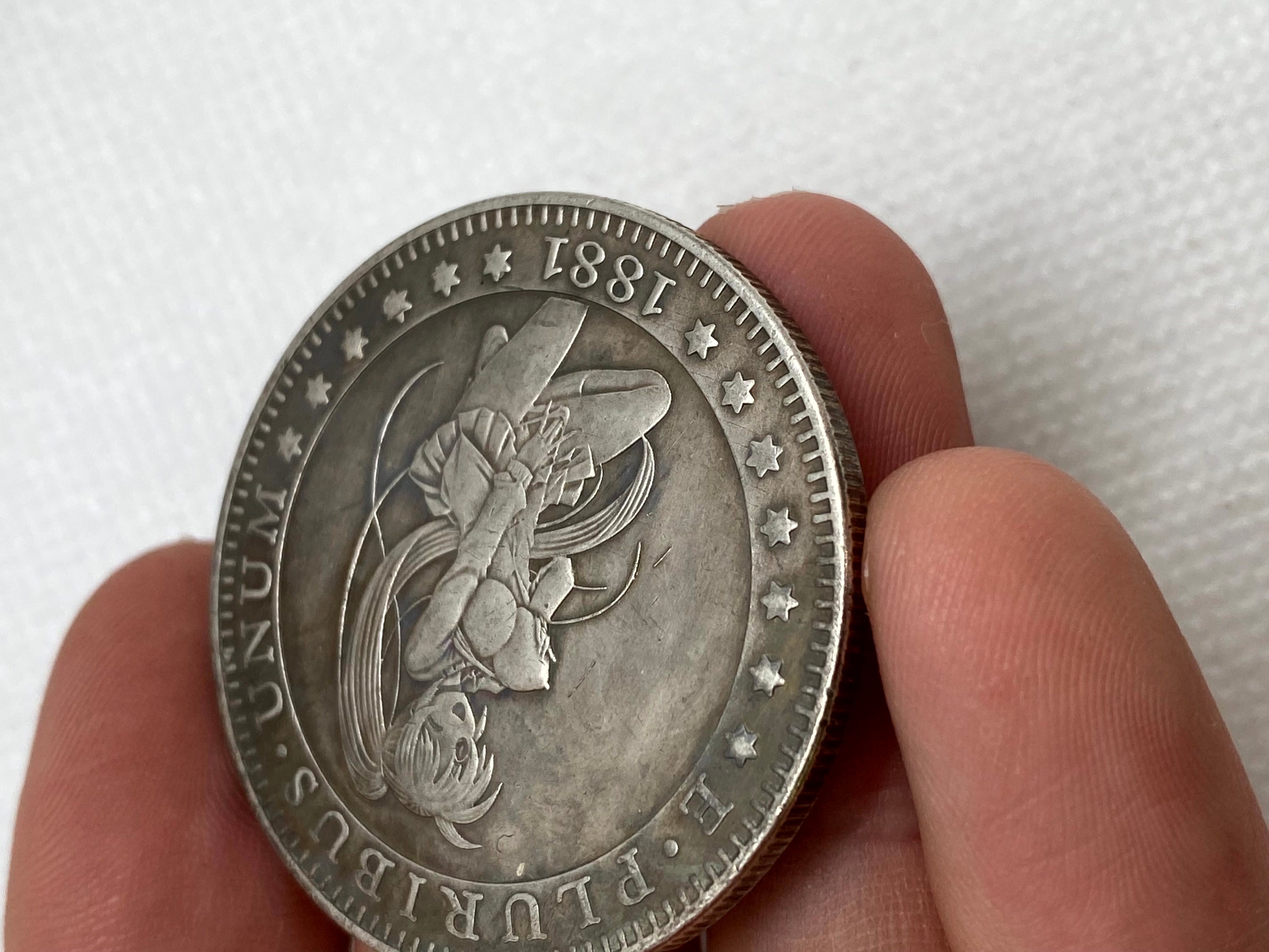 トルストイ／肖像画の銀製ホルダー。【裏に名前が彫られています】。 アメリカ ピースダラー 1ドル銀貨 1925年銘 自由の女神像 美