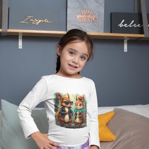 Camiseta de ardilla de dibujos animados caprichosos, camiseta de manga larga para niños pequeños, camiseta de arte animal divertida, regalo único para niños, diseño de bosque vibrante, inspirado en la naturaleza