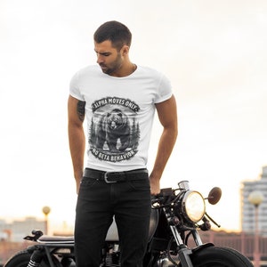 Alpha Grizzly Bear Graphic Tee: Bold Leader, Outdoor Adventure