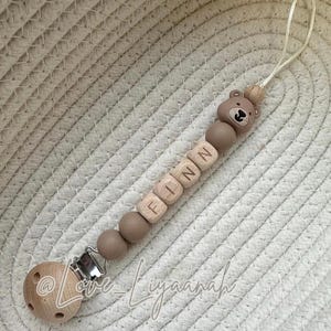 Personalised teddy bear dummy clip: wooden and silicone baby dummy holder neutral newborn gift Finn