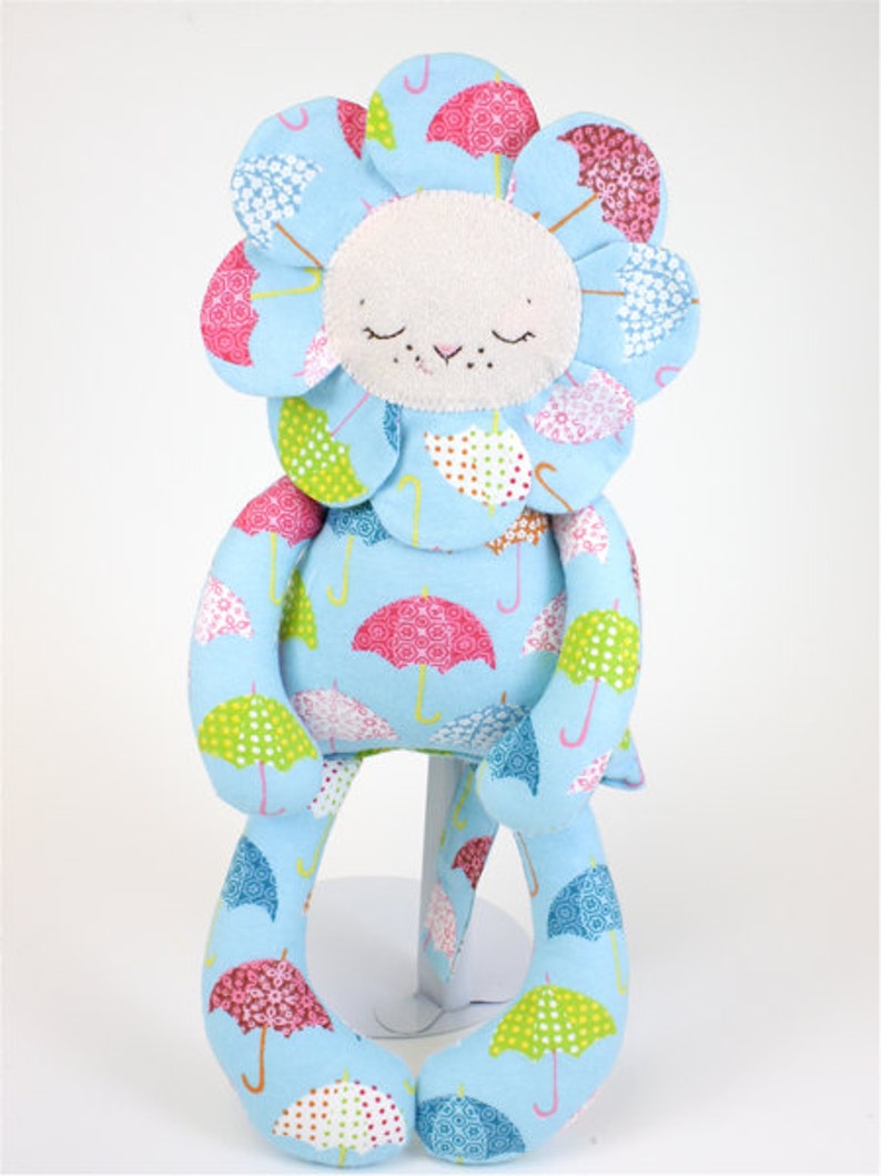 SALE Liberty Lion PDF Doll Pattern image 3