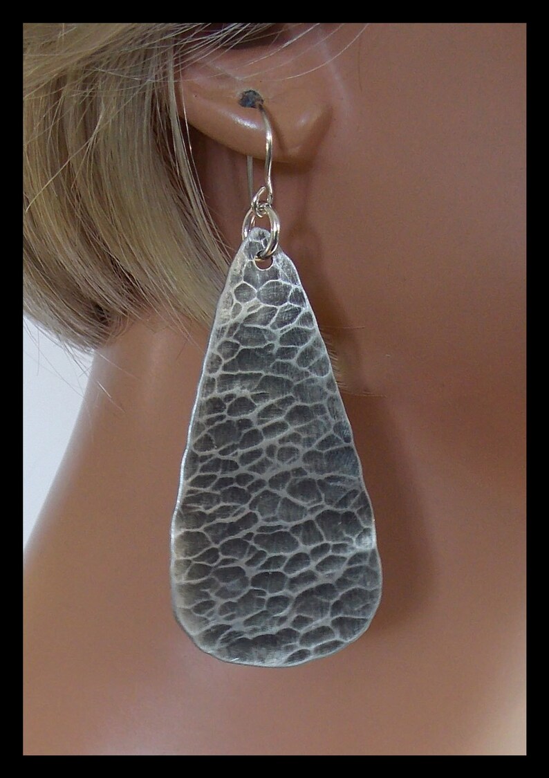 HAMMERED TEARDROPS Hammered Oxidized Long Pewter Statement