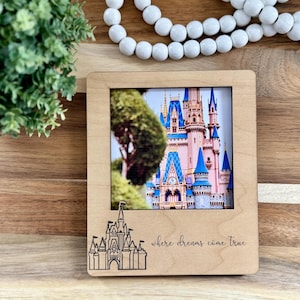 Disney Bilderrahmen, Schloss Rahmen, wo Träume wahr werden, Disney Urlaubsbilderrahmen, 4x4 quadratischer Rahmen, magnetischer Rahmen, personalisiert