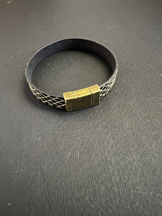 ツートンカラーのレザーブレスレット。 - Etsy 日本