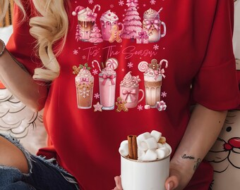 Camiseta navideña con helado rosa y bastón de caramelo