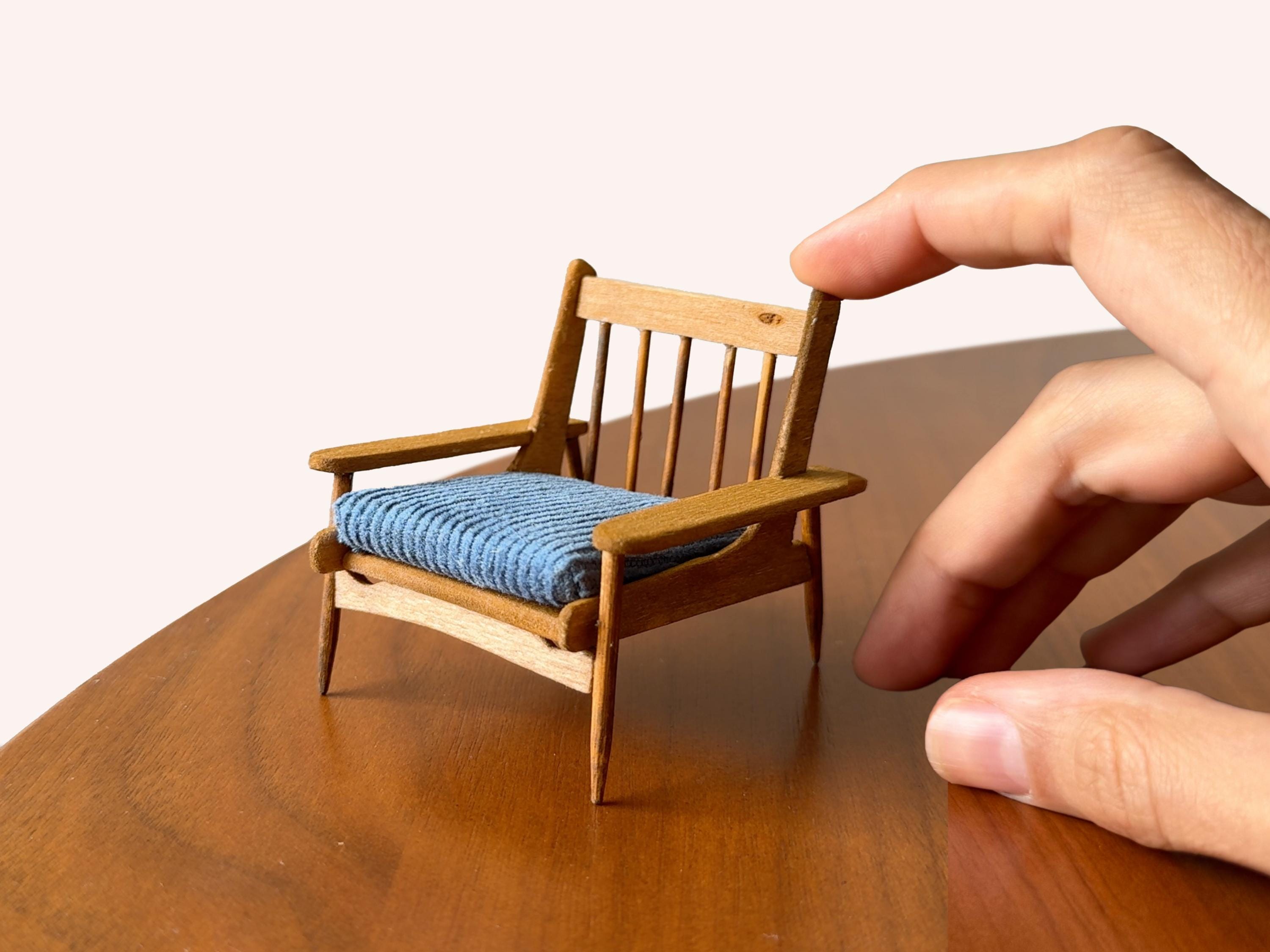HONITANO Fauteuil Miniature Échelle 1/12 Pour Maison De Poupée – Siège Inclinable Vert Foncé, Accessoire Déco Pour Salon Et Bureau Miniature