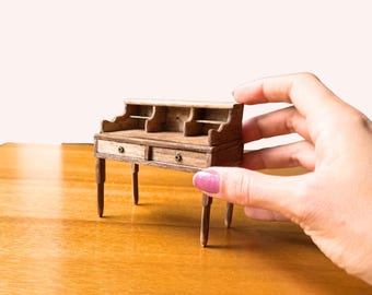 Fichier de coupe SVG et PDF pour bureau de maison de poupée miniature à l'échelle 1:12 | Meubles de maison de poupée SVG | Bureau 1/12 pour machine Cricut et découpe laser