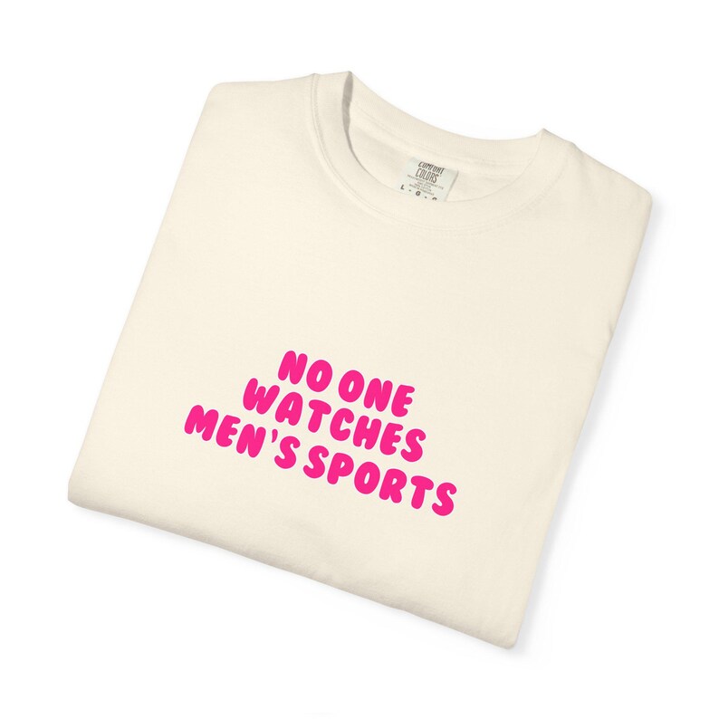 No One Uhren Herren Sport T-Shirt | Womens Sport WNBA NWSL Fan Shirt | Komfort Farben Spieltag Ästhetik Bild 3