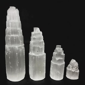 Selenite Crystal Mountain Tower: Marokkaans interieur met reinigende energie