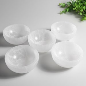 Tigela de Cristal de Selenita para Energizar: Cristal de Limpeza Talhado à Mão de Grau A - Originária de Marrocos imagem 5