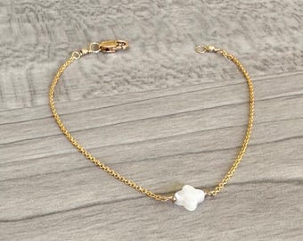 14k Gold Filled Clover Bracelet: Mother of Pearl Four Leaf Charm