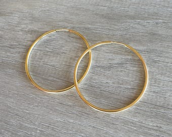 14k Gold Filled Hoop Earrings: Classic Everyday Hoops (30mm)