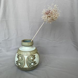 Soholm 3232-3 Erica Stoneware Vase. Pomysł na trwały prezent z drugiej ręki. Skandynawski wazon z połowy XX wieku. Duński design, ręcznie robiony ceramiczny pomysł na prezent