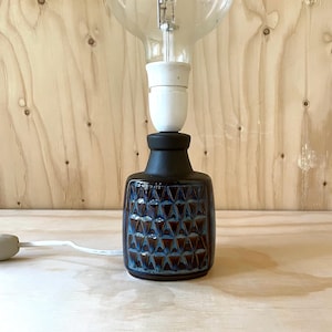Lampa vintage Blue Soholm Stoneware. Duński design vintage, skandynawska ceramika vintage. Pomysł na prezent dla miłośnika ceramiki i miłośnika vintage