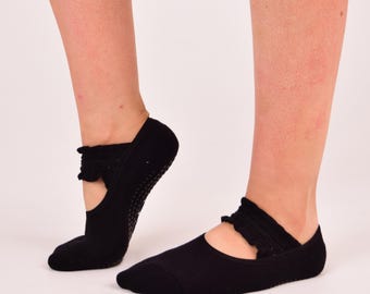 Adults Pilates Yoga Grip Socks Size UK 4-8 Black Ballet Ruffle
