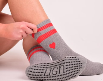 Adults Pilates Yoga Grip Socks Size UK 4-8 Red Heart Stripe Grey Tube