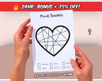Può includere: Un foglio bianco per il monitoraggio dell'umore con un design a cuore nero e caselle di controllo per il monitoraggio delle emozioni. Il testo "Mood Tracker" è in alto. Il foglio è tenuto in mano. Il testo "A4 + A5 + DOTTED + BLANK" è in basso.