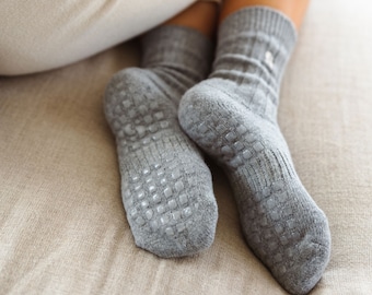 Grey Merino Wool Non-Slip Socks - Thermal Ribbed Crew Socks with Arch Support & Grip