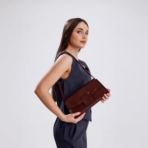 Sac à main en cuir végétalien souple bordeaux pour femme - Sac baguette élégant - Sac à bandoulière bordeaux - Sac à main minimaliste