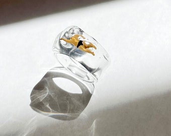 Harsring voor dames. Ring met origineel ontwerp. Handgemaakte ring. Miniatuurring. Harssieraad. Cadeau voor haar. Michael Phelps