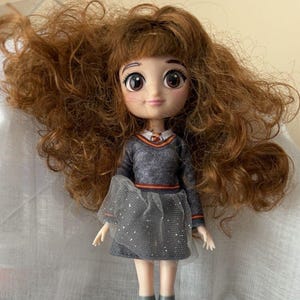 Harry Potter Wizarding World 8 in Hermione Doll, missing wand, Shoes