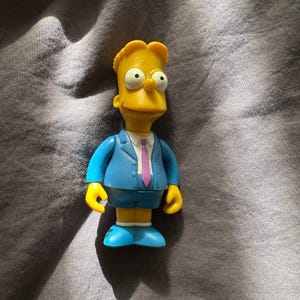 Playmates Simpsons World Of Springfield figure Bart Simpson Blue Suit Church 2