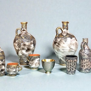 Jarra de agua de arcilla marroquí hecha a mano, juego de lujo con relieves dorados, jarra tradicional, auténtica decoración vintage.