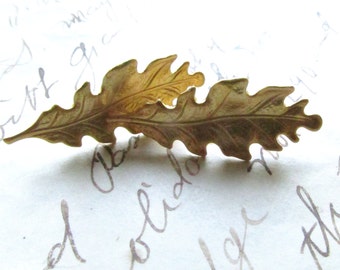 ittle gold oak leaf post earrings, woodland earrings, bridal earrings, rustic earrings, leaf earrings, gold stud earrings, oak leaves.