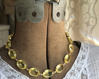 Georgian necklace, clearyellow statement Necklace, j. Crew, pale yellow necklace, georgian jewelry, collet necklace.Walter Mercado