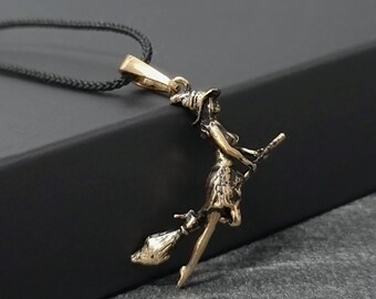 Bronze Hexe auf Besenstiel Anhänger Halskette Verstellbare Baumwollkordel Halskette Bronze Schmuck für Frauen Halloween Geschenke