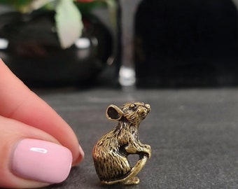 Small brass mouse figurine Handmade miniature animals Vintage style cute mouse ornament Creativ desktop decoration