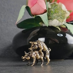 Vintage style brass pig figurines Pig decor Funny pig figurines for desk decor Miniature animal figurines Pig lover gifts