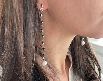 GLICINE | Long thin Rosary chain earrings, dark silver crystal beads stud earrings, Boho chic earring with freshpearl