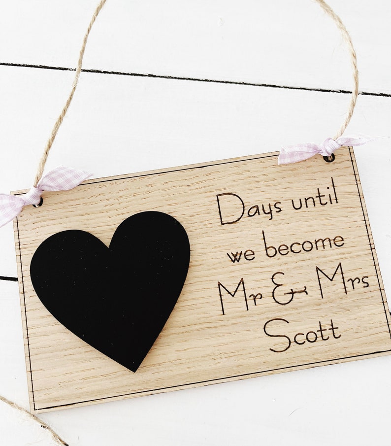 Oak Wedding Countdown Plaque Sign Personalised Chalkboard Mr & Mrs Engagement Gift image 4
